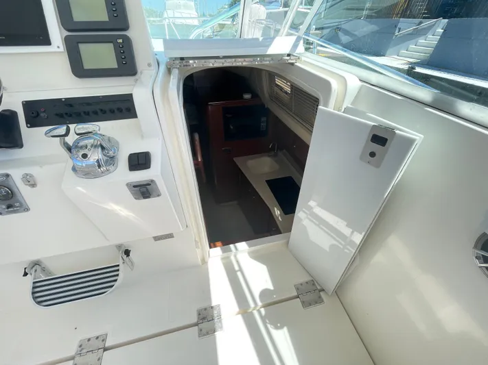 Busted Assets Yacht Photos Pics 