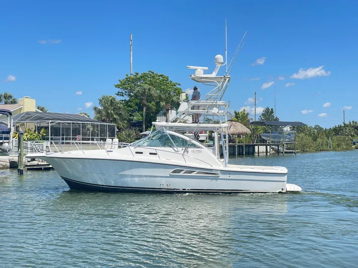 Busted Assets Yacht Photos Pics 