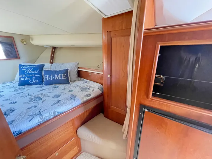 Busted Assets Yacht Photos Pics 