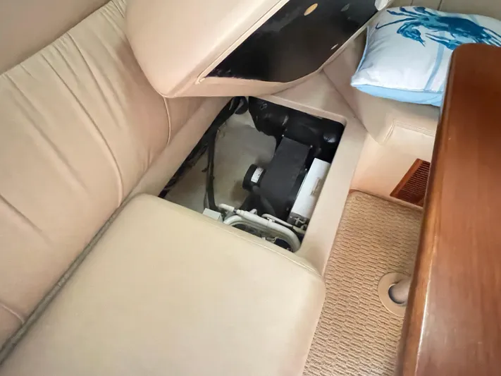 Busted Assets Yacht Photos Pics 