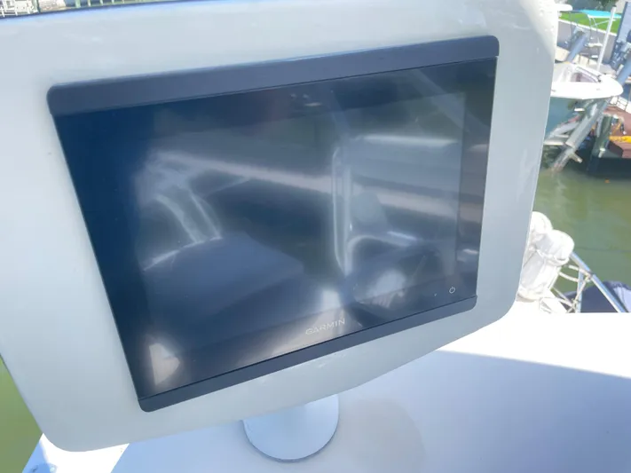 Busted Assets Yacht Photos Pics 