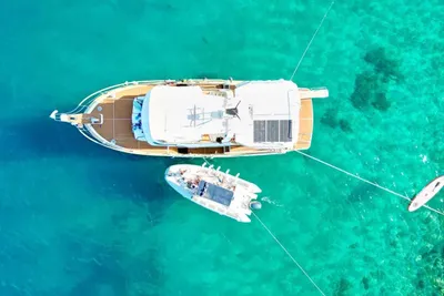 1981 Tayana Trawler 42