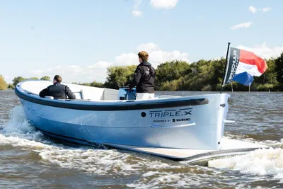 2025 Triple X800 incl. 300 Pk en vele luxe opties