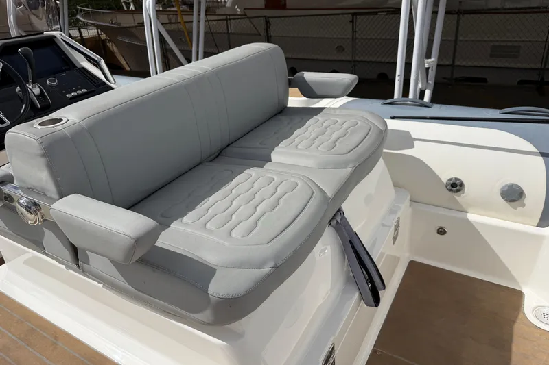  Yacht Photos Pics 2023 Williams Jet Tenders Dieseljet 625, featuring a sleek, modern seating area.
