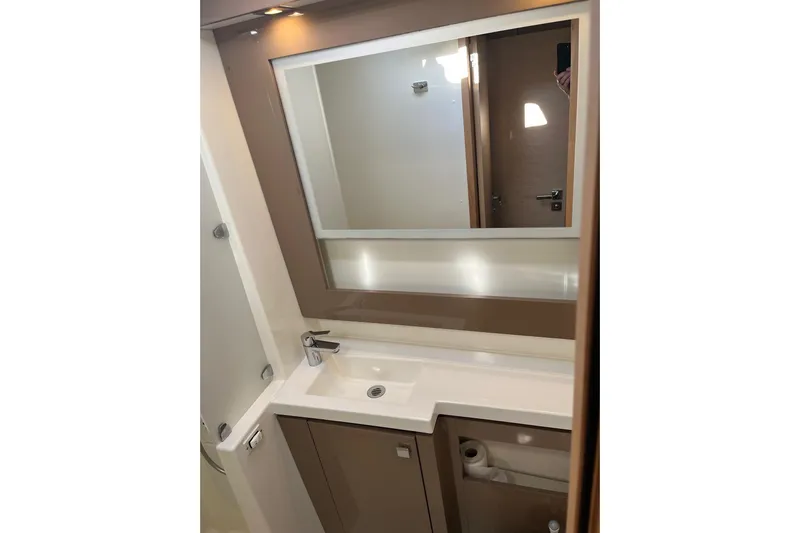 Akua Yacht Photos Pics Modern bathroom interior of 2018 Fountaine Pajot Helia 44 Evolution yacht.