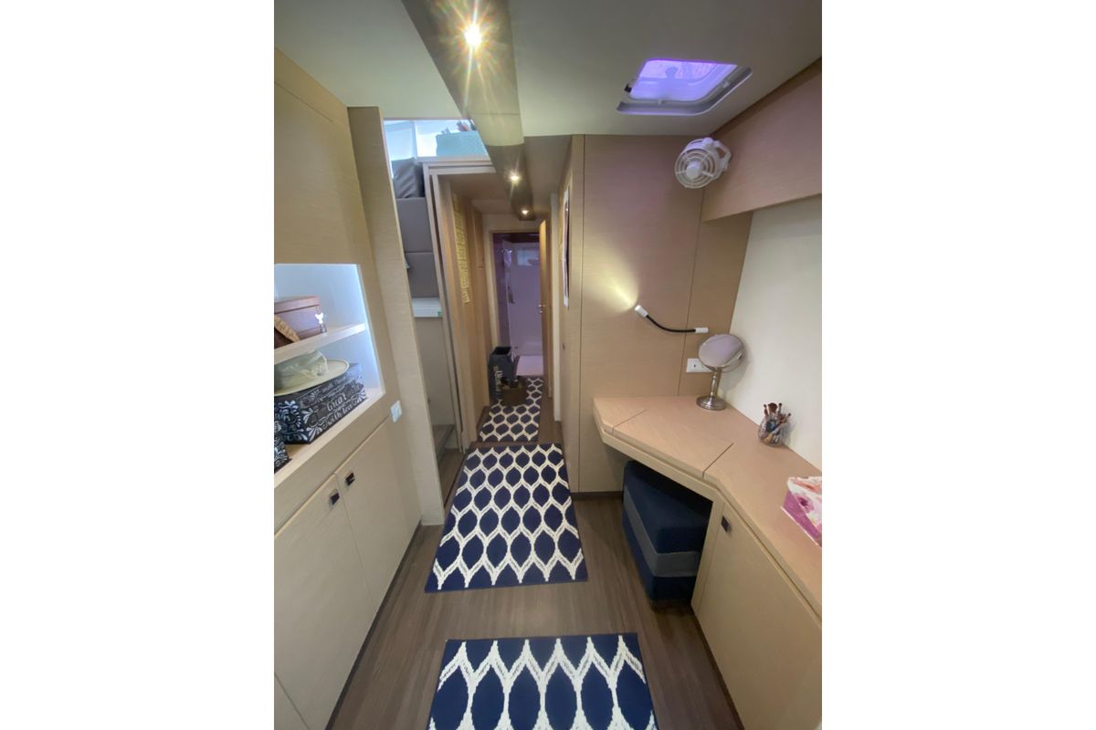 2018 Fountaine Pajot 44