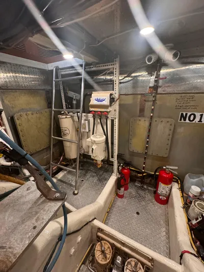 Dyer Need Yacht Photos Pics 