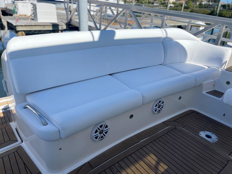 2008 Tiara Yachts 3900 Sovran