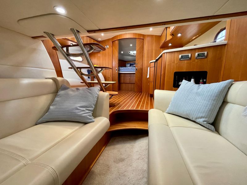 2008 Tiara Yachts 3900 Sovran