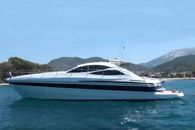 2001 Pershing 52
