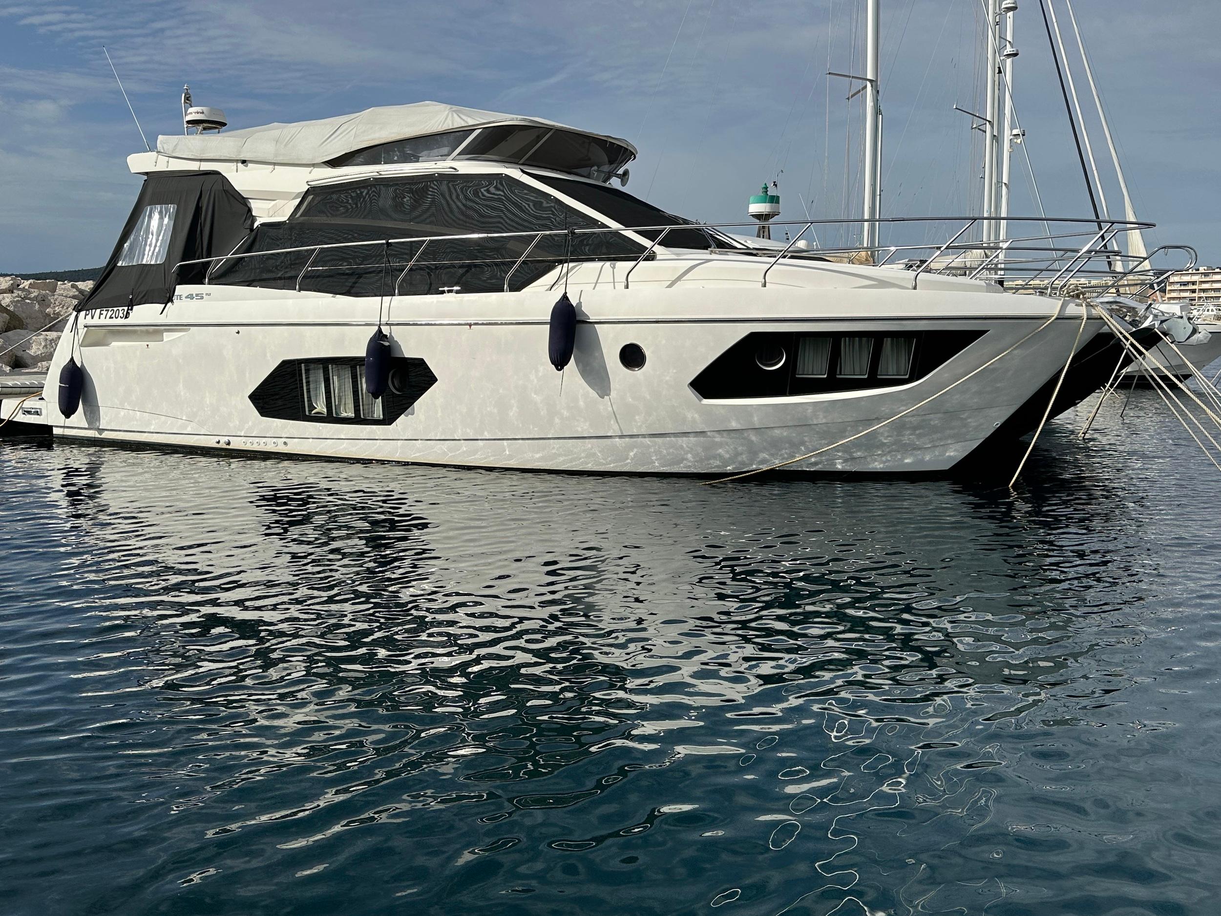 2018 Absolute 45 FLY