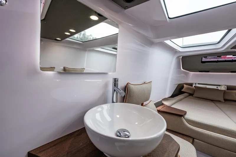 Aqvavit Yacht Photos Pics 