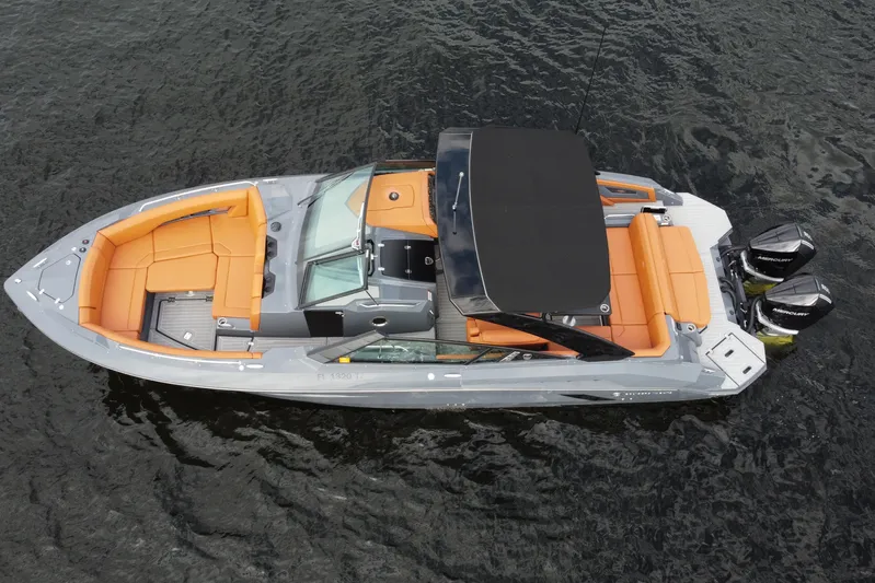  Yacht Photos Pics 2022 Cruisers Yachts 338 South Beach Edition Bow Rider on water, top view.