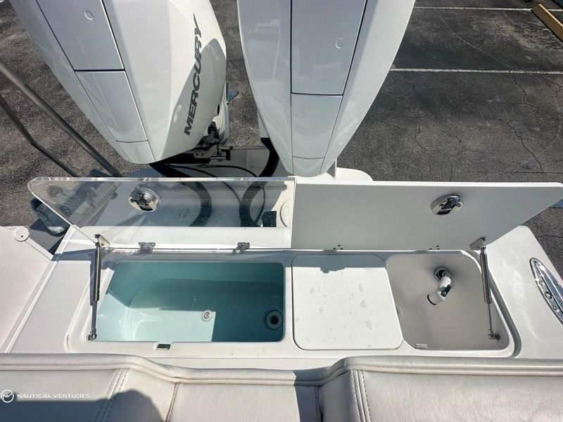 2023 Bluewater Sportfishing 2550