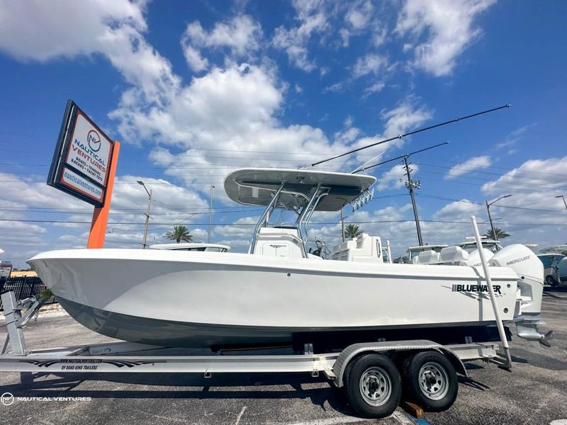 2023 Bluewater Sportfishing 2550