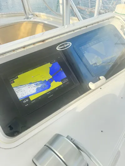  Yacht Photos Pics Navigation system on 2000 Ocean Yachts 48 boat dashboard.
