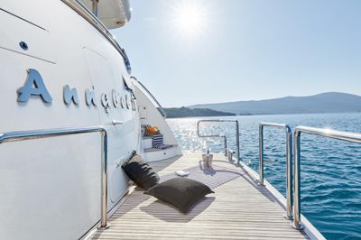 Yacht