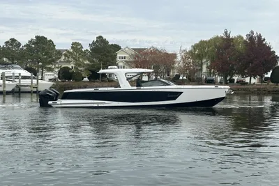 Aviara AV40 Outboard