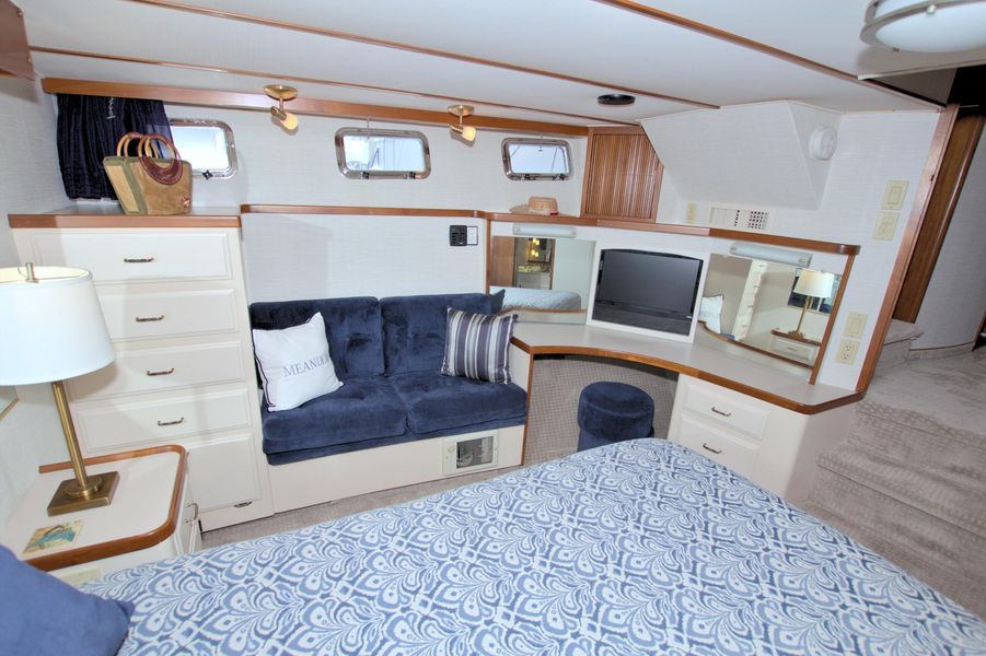 1989 Tollycraft 61 Pilothouse Motor Yacht