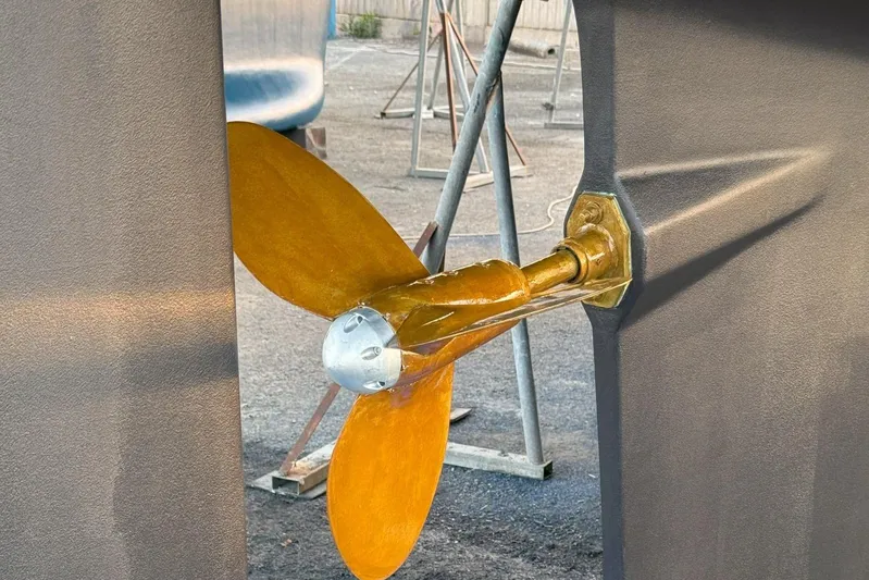  Yacht Photos Pics Propeller of 2008 Island Packet 465 sailboat on dry dock.