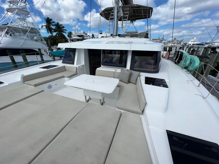  Yacht Photos Pics 2020 Bali 4.8 catamaran with spacious deck, comfortable seating, and modern design.