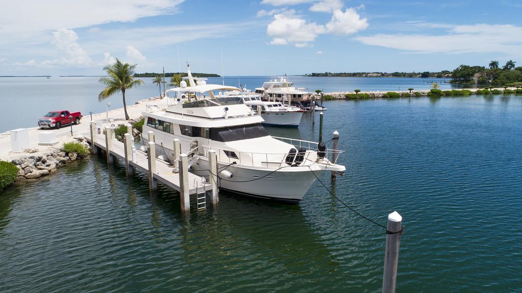 1988 Hatteras 70 Motor Yacht