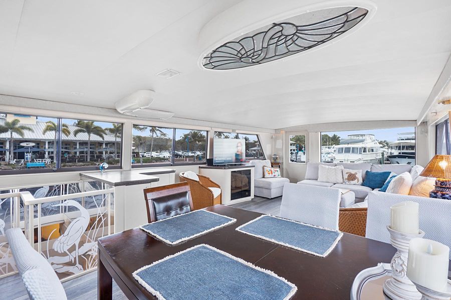 1988 Hatteras 70 Motor Yacht