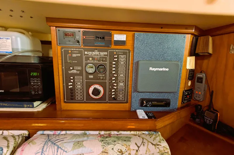 Halcyon Yacht Photos Pics 