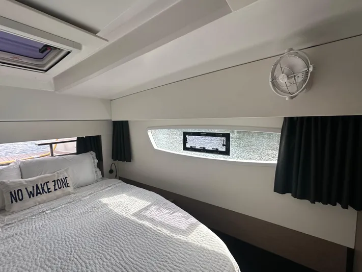 Serendipity Yacht Photos Pics 