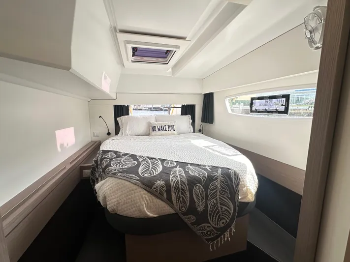 Serendipity Yacht Photos Pics 