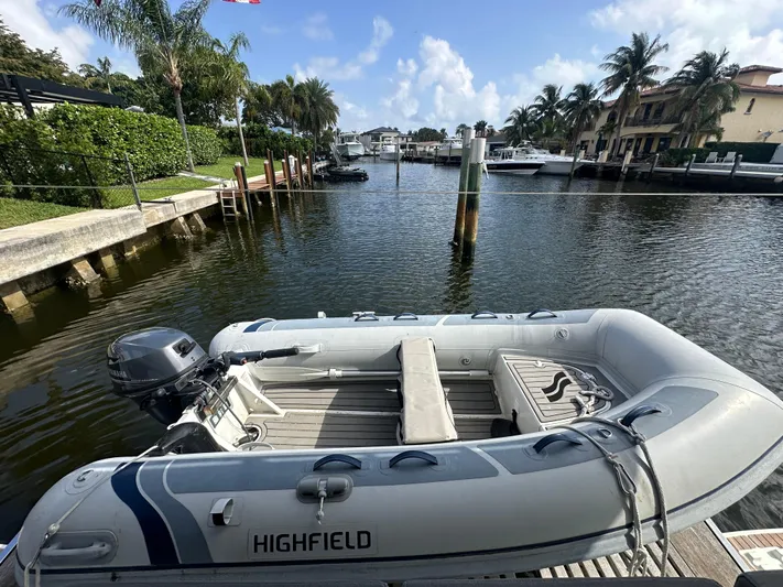 Serendipity Yacht Photos Pics 