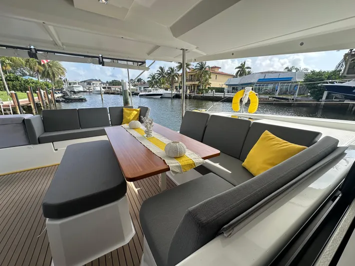 Serendipity Yacht Photos Pics 