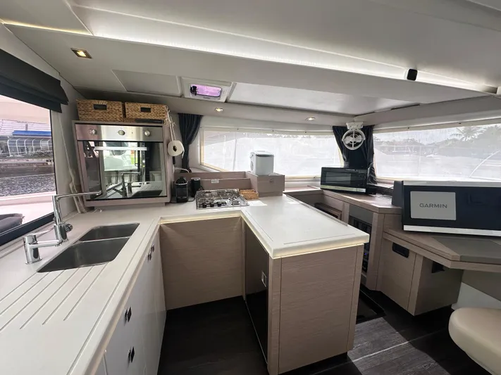 Serendipity Yacht Photos Pics 