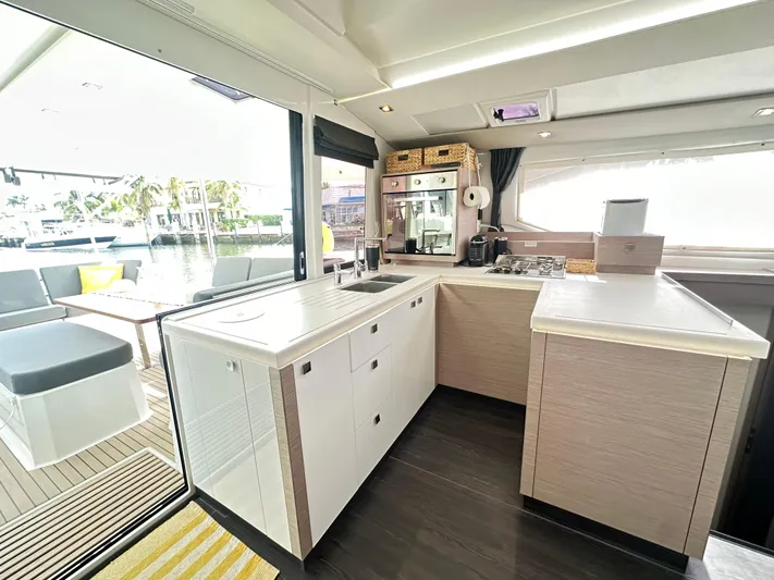 Serendipity Yacht Photos Pics 