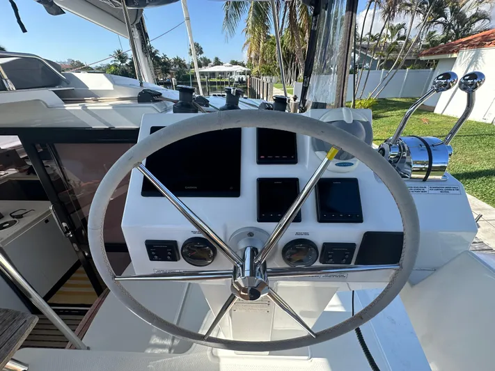 Serendipity Yacht Photos Pics 