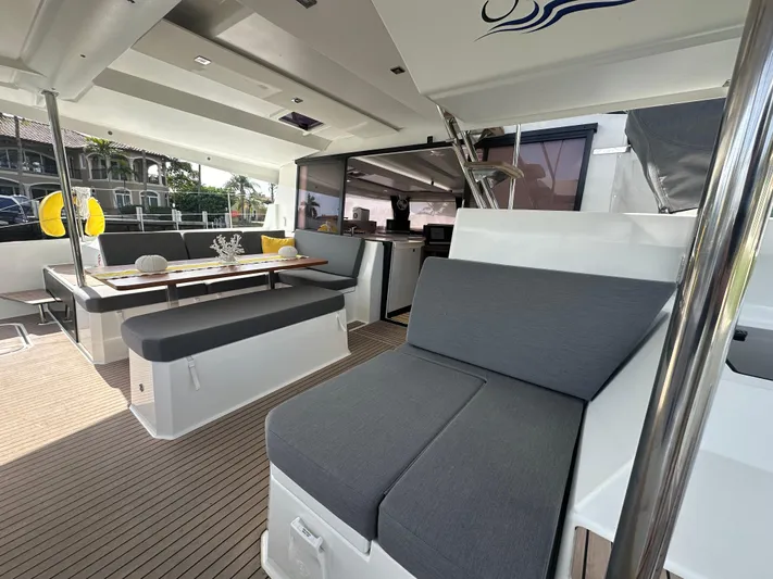 Serendipity Yacht Photos Pics 