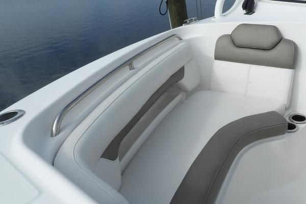 2020 Albemarle 27 Dual Console