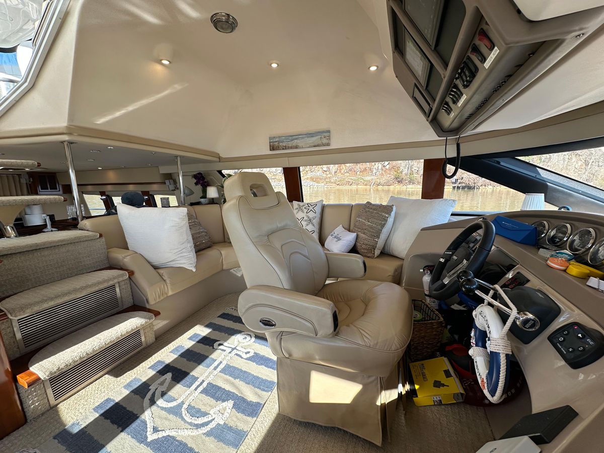 2005 Carver 59 