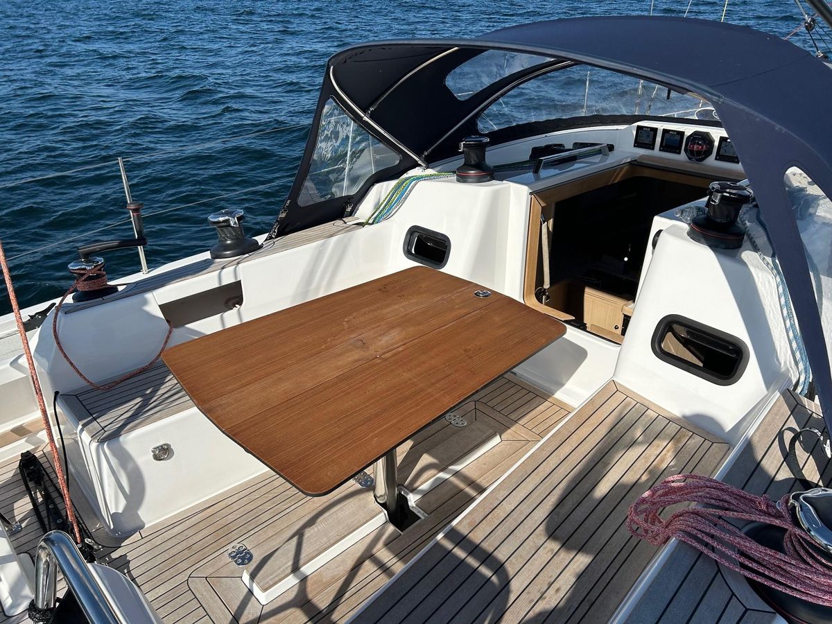 2020 Arcona 43 