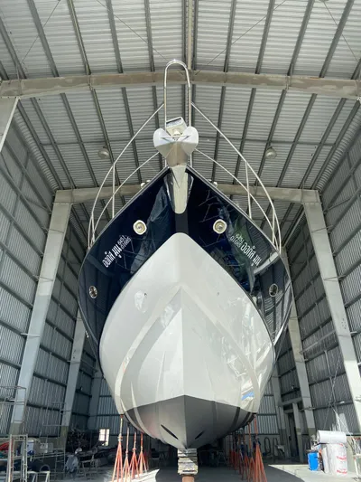 August Moon Yacht Photos Pics 