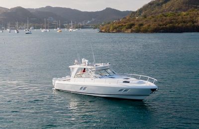 Intrepid 475 Sport Yacht