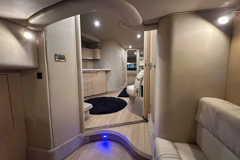  Yacht Photos Pics Luxurious interior of a 2000 Sea Ray 410 Sundancer yacht with modern furnishings.