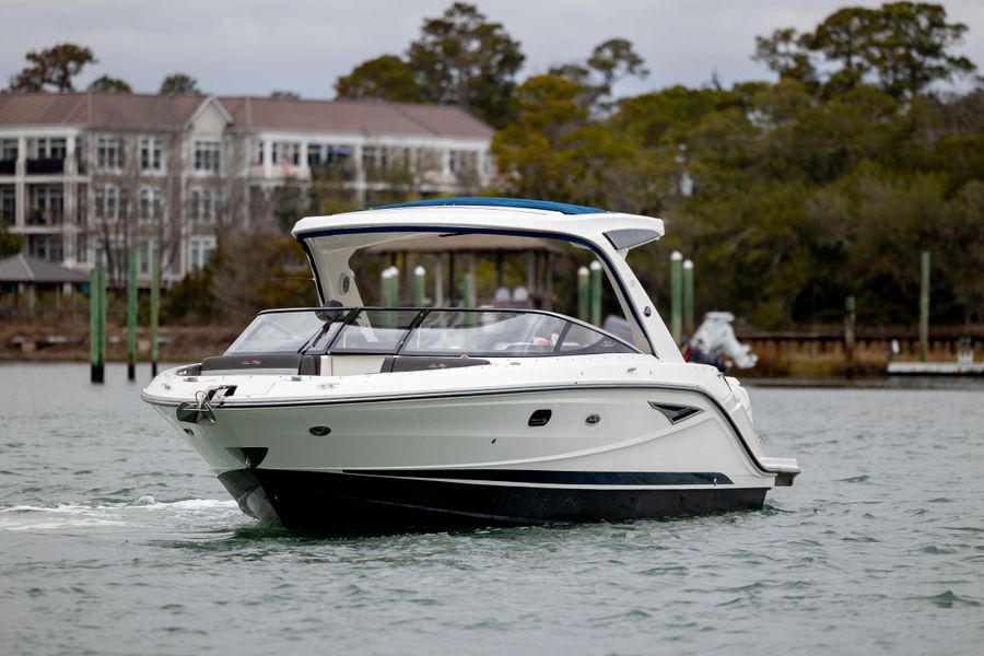 2017 Sea Ray 310 SLX OB