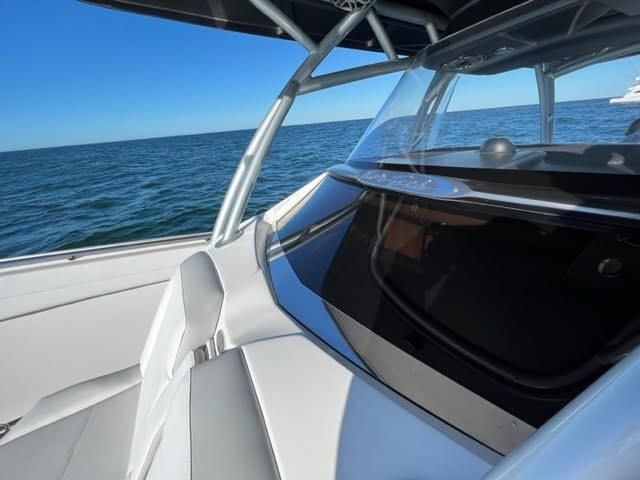 2021 Nor-Tech 390 Center Console