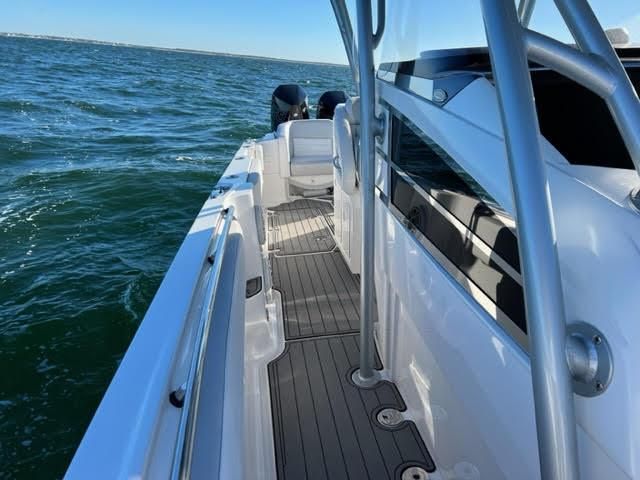 2021 Nor-Tech 390 Center Console