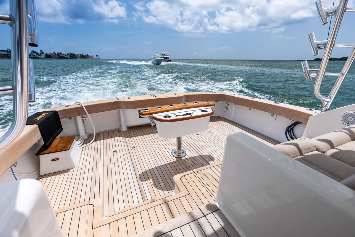 2010 Viking 52 