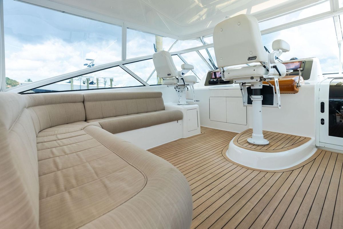 2010 Viking 52 