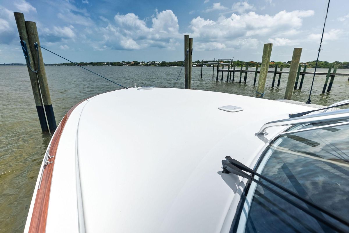 2010 Viking 52 