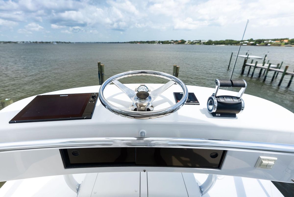 2010 Viking 52 