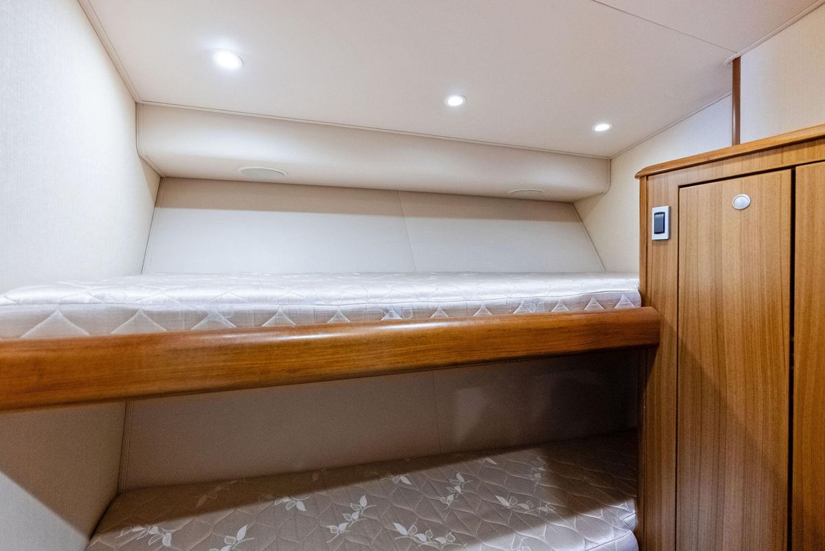 2010 Viking 52 